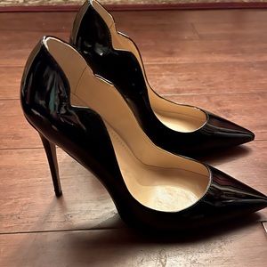 Women’s black pumps